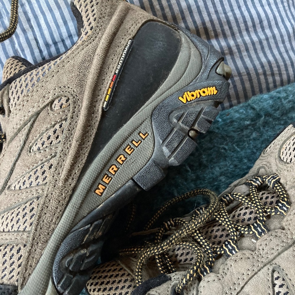 Merrell hiking boots Women’s 8.5
